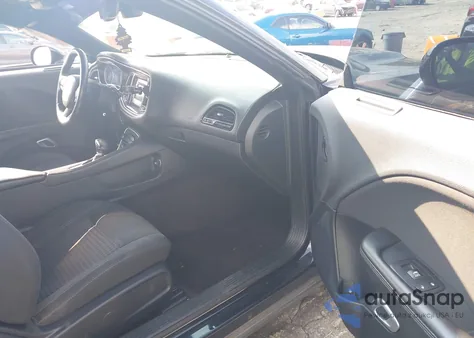 2016 Dodge Challenger Sxt z USA, uszkodzony, nr VIN 2C3CDZAG9GH300549